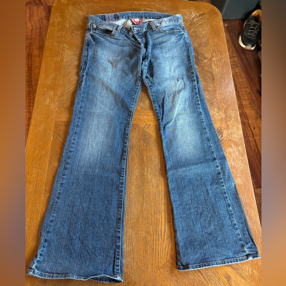 Women’s Lucky brand jeans size 10 inseam 30”